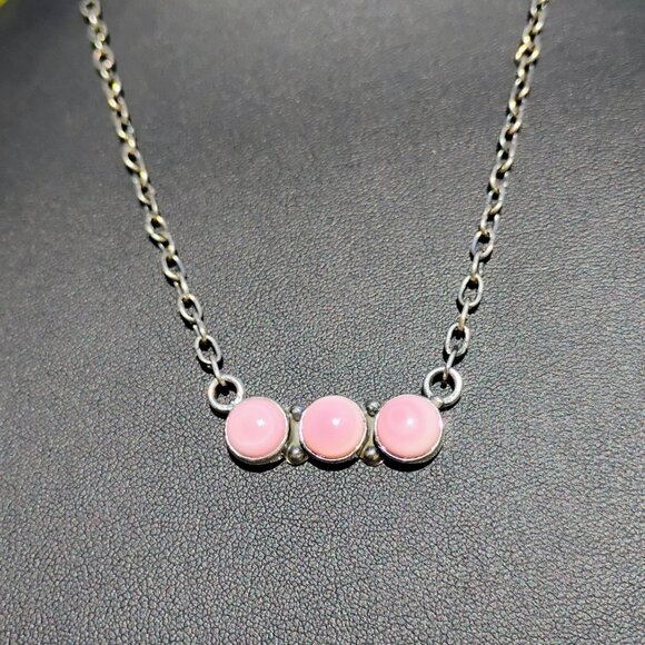 Southwest Pink Conch Shell Sterling Silver Triple Stone Bar Necklace Adjustable - Picture 1 of 9